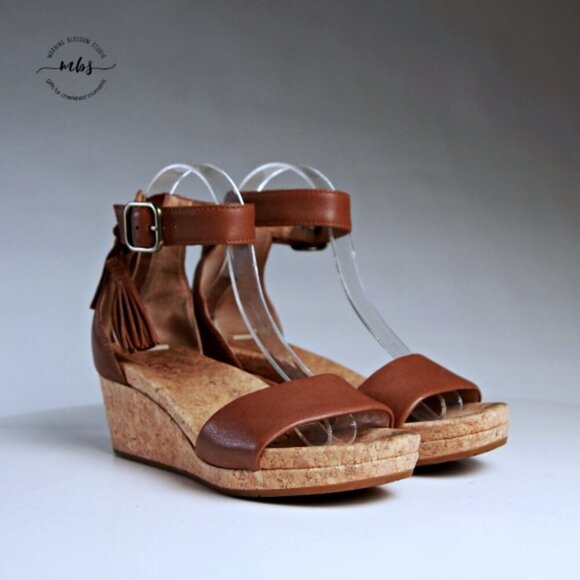 UGG Zoe Wedge Leather Tassel Sandals Chestnut Women 8 - Picture 2 of 13